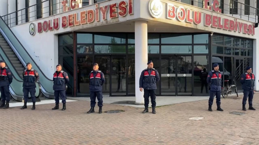 Bolu Belediyesi'nde hareketli dakikalar: Jandarma arama başlattı! 3 kişi gözaltına alındı
