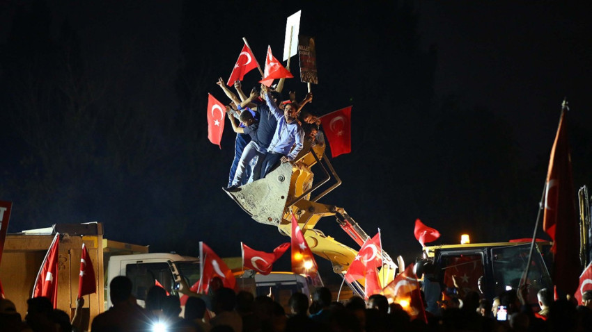 MİT ilk kez paylaştı, hain plan deşifre oldu! Darbe emrini o tarihte vermişler: 15 Temmuz'un arkasındaki "23 gizli toplantı"...