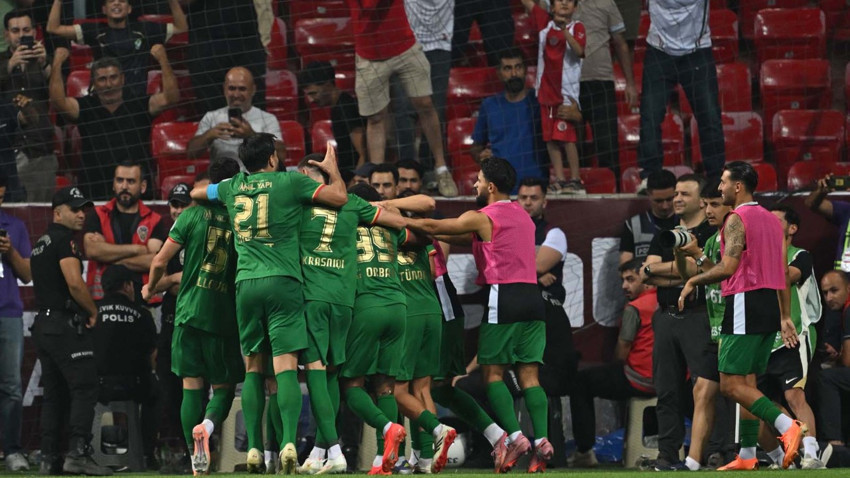 Amedspor, Erzurumspor FK'yı 3 golle yendi, Süper Lig'e 3 puanla başladı