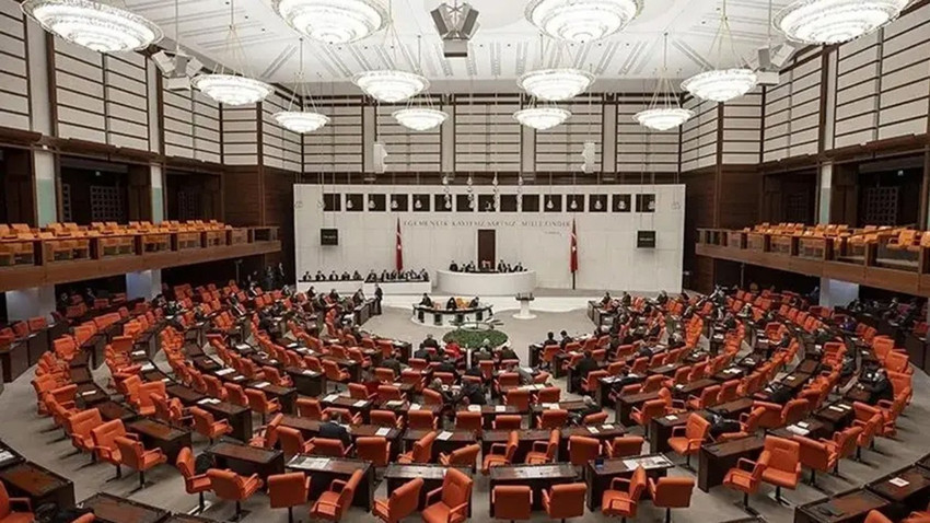 Kartlar yeniden dağıtılıyor! 6 parti düğmeye bastı iddiası: İttifak haritası sil baştan değişiyor!