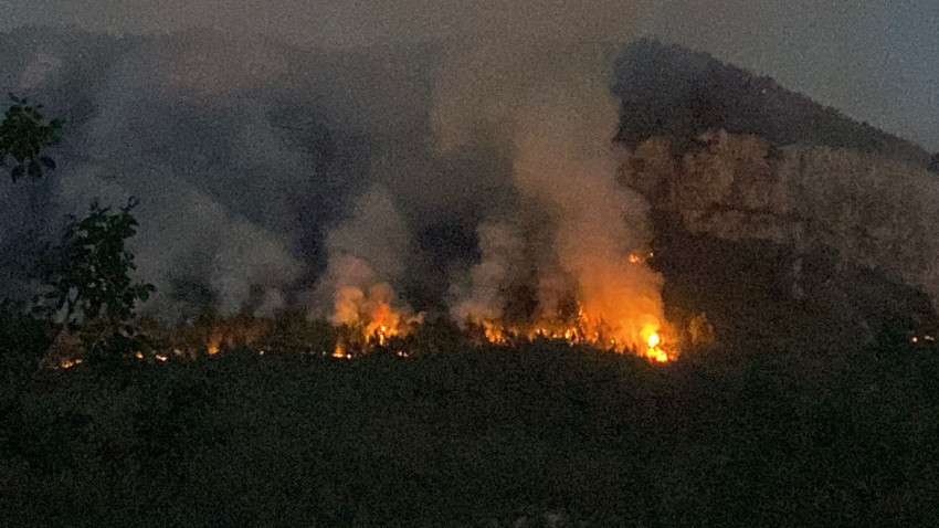 Karabük'te orman yangınlarıyla mücadele sürüyor! 14 köyden 1006 kişi tahliye edildi - Resim : 2
