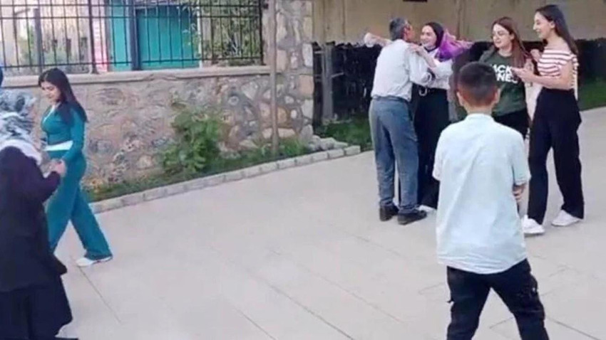 Babası YKS çıkışı çiçeklerle karşılamıştı: Çimen'in yerleştiği bölüm belli oldu - Resim : 1