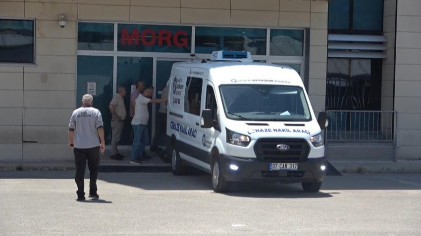Oğlu haberi alınca yıkıldı kaldı! Karnından, boynundan, sırtından bıçaklandı: Babamın borcu değildi... - Resim : 1