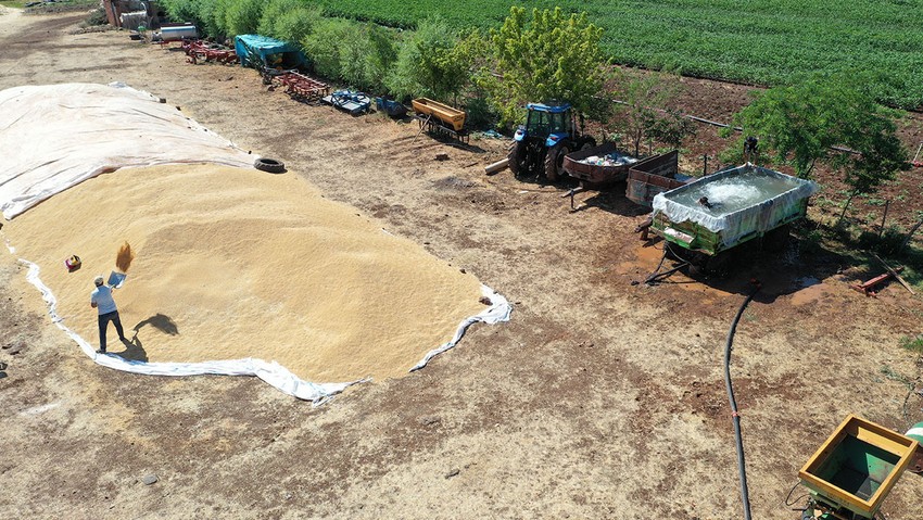 Diyarbakır'da sıcak havaya çözüm buldu: Traktör römorkunu havuza çevirdi - Resim : 2