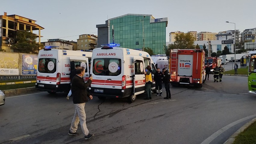 Kocaeli’de servis ve otobüs çarpıştı: 11 yaralı - Resim : 1