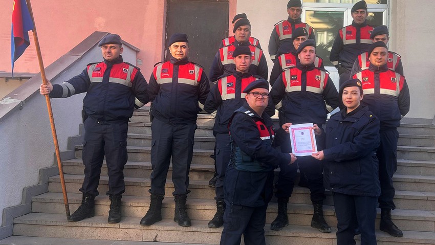 Yıllardır hayalini kurduğu üniformayı giydi, mutluluğu görülmeye değerdi - Resim : 2