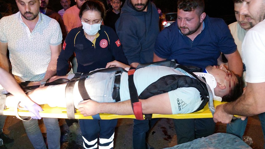 Motosiklet ile otomobil çarpıştı: 1'i ağır 2 yaralı! - Resim : 2