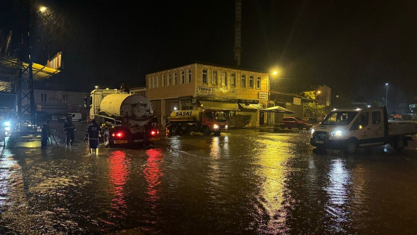 Samsun'da şiddetli yağış! Gece başladı sabaha kadar sürdü - Resim : 2