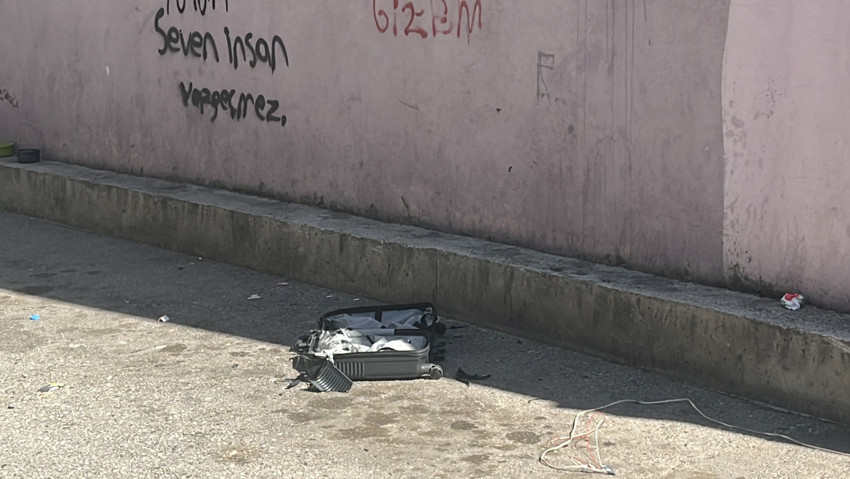 Kocaeli'de şüpheli valiz paniği! Sokak yaya ve araç trafiğine kapatıldı! - Resim : 1