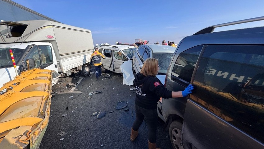 Van'da zincirleme trafik kazası! Çok sayıda yaralı var! - Resim : 2