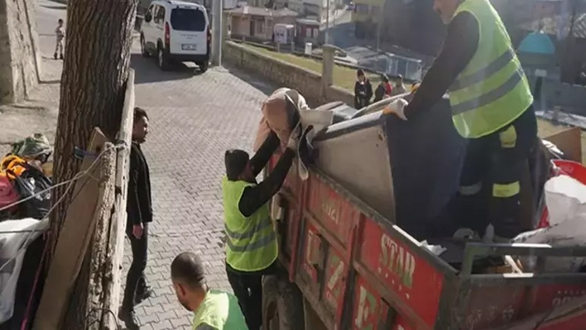 Siirt’te kötü koku paniği! Ekipler eve girince şoke oldu - Resim : 1