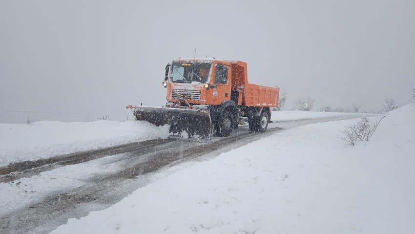 Kastamonu'da 2 gün boyunca kar yağışı etkili oldu. Kente bağlı tam 195 köy yolu ulaşıma kapandı - Resim : 1