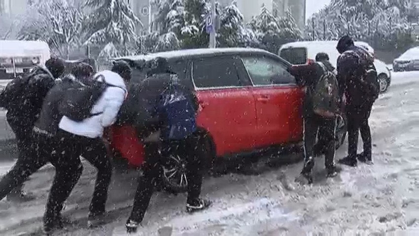 İstanbul'da çok sayıda okul tatil edildi! Okullar kent genelinde tatil olacak mı? Valilik açıkladı! - Resim : 4