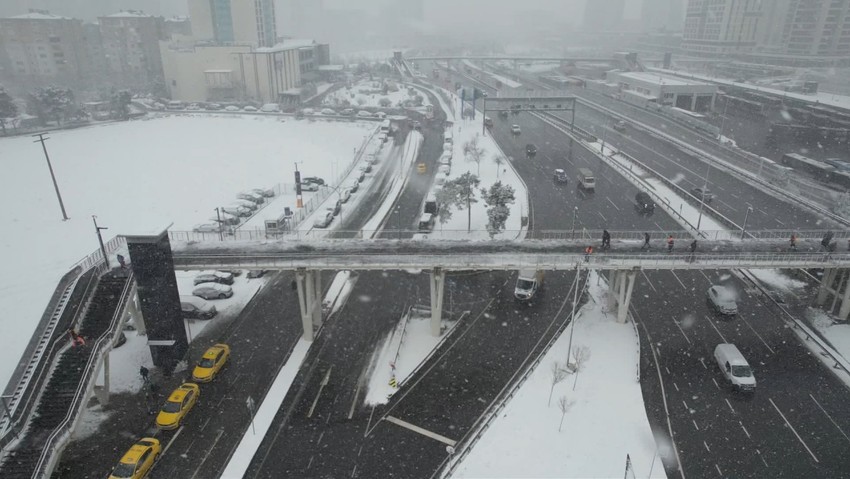 İstanbul'da çok sayıda okul tatil edildi! Okullar kent genelinde tatil olacak mı? Valilik açıkladı! - Resim : 9