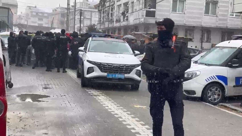 İstanbul'da kan donduran olay: 3 çocuğunun gözü önünde boğdu! - Resim : 2