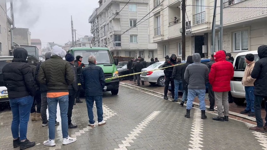 İstanbul'da kan donduran olay: 3 çocuğunun gözü önünde boğdu! - Resim : 3