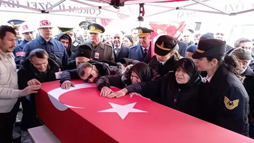 Bakan Murat Kurum talimatı verdi: Şehidin annesine ev sözünü bakanlık yerine getirecek - Resim : 1