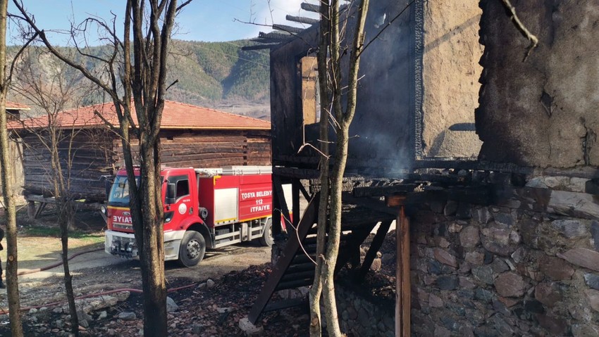 Kastamonu'da korkunç yangın! 100 yıllık değirmen kül oldu - Resim : 2