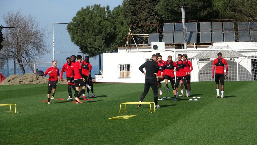 Samsunspor, Fenerbahçe maçı için iddialı! Thomas Reis, nasıl oynayacaklarını açıkladı - Resim : 3