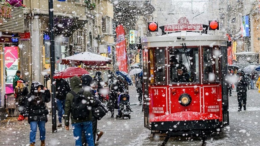 İstanbul'da mart ortasında yaz havasının tadını çıkardılar - Resim : 2