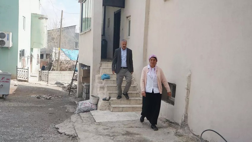 Gazete eki hayatlarını değiştirdi! Gezmedikleri yer kalmadı! İneklerini satıp tüm parayı ona yatırdılar - Resim : 2