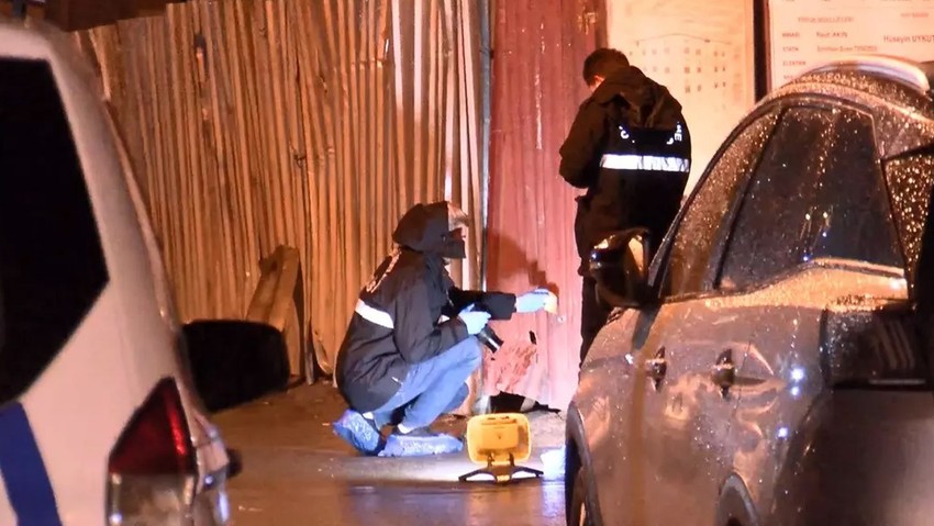 İstanbul'un Fatih ilçesinde korku dolu anlar: Yabancı uyruklu şahıs dehşet saçtı - Resim : 2
