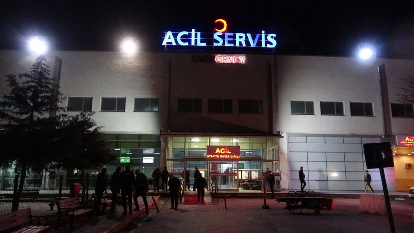 Malatya'da hastanenin acil servisinde silahlı kavga: Yaralılar var - Resim : 1