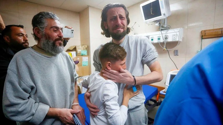 İsrail'in Refah'taki katliamından kurtulan sağlık çalışanı 37 gün sonra serbest - Resim : 1