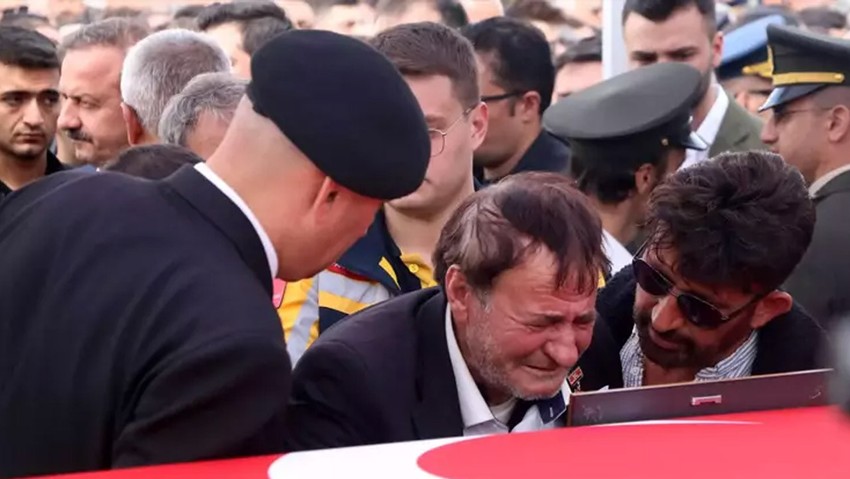 Irak'ın kuzeyinde mayın patlaması sonucu şehit olmuştu: Uzman Çavuş Önder Özen'e veda! Şehidin kızı minik Alya'nın sözleri yürek burktu: Toplu iğne babama batıyor - Resim : 1