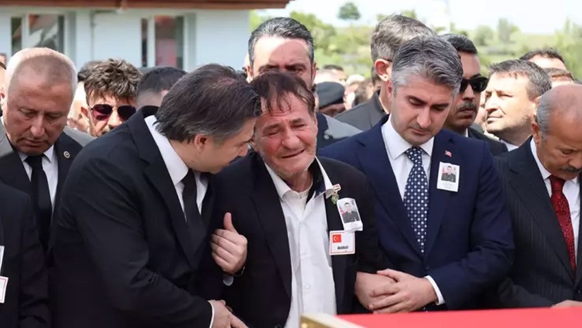 Irak'ın kuzeyinde mayın patlaması sonucu şehit olmuştu: Uzman Çavuş Önder Özen'e veda! Şehidin kızı minik Alya'nın sözleri yürek burktu: Toplu iğne babama batıyor - Resim : 5