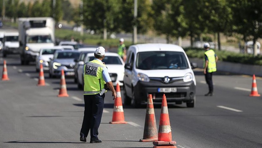 Araç sahiplerine üzücü haber! Trafik cezaları arttı! Telefonla konuşan yandı… Madde madde yeni cezalar... - Resim : 3
