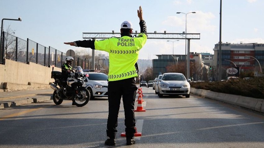 Araç sahiplerine üzücü haber! Trafik cezaları arttı! Telefonla konuşan yandı… Madde madde yeni cezalar... - Resim : 4