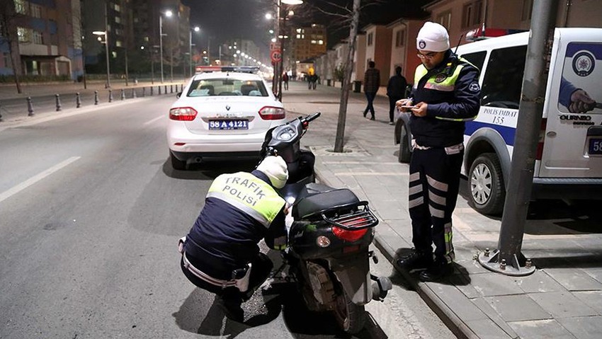 Araç sahiplerine üzücü haber! Trafik cezaları arttı! Telefonla konuşan yandı… Madde madde yeni cezalar... - Resim : 8