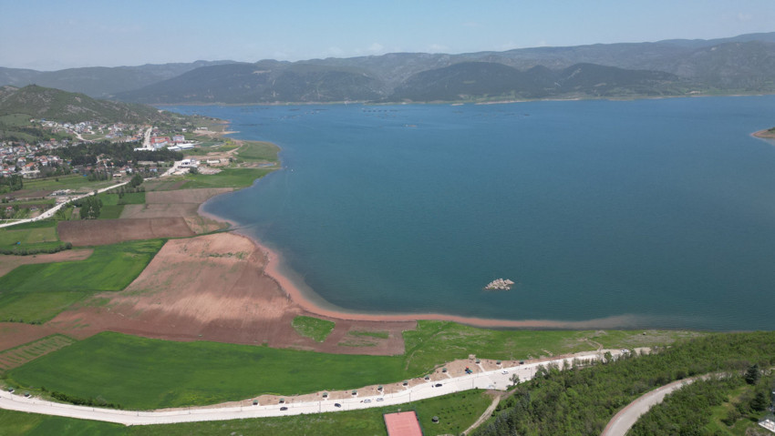Tokat’taki Almus Barajı’nda su seviyesinde düşüş yaşandı, tarım başladı - Resim : 1