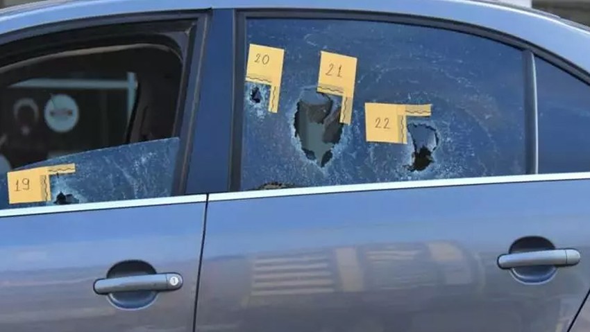 İzmir'de seyir halindeki araca silahlı saldırıda 3 kişi hayatını kaybetmişti: Dehşet anının kamera kaydı ortaya çıktı - Resim : 4