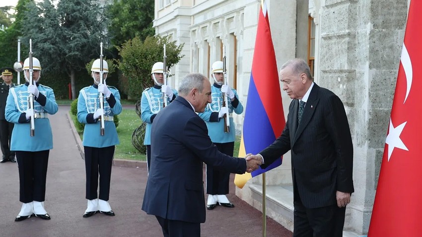 Cumhurbaşkanı Erdoğan, Dolmabahçe'de Paşinyan'ı kabul etti: Görüşme sonrası Ermenistan'dan dikkat çeken açıklama! "Bu tarihi bir ziyaret" - Resim : 1
