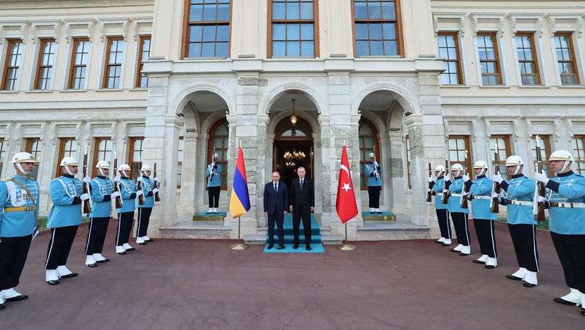 Cumhurbaşkanı Erdoğan, Dolmabahçe'de Paşinyan'ı kabul etti: Görüşme sonrası Ermenistan'dan dikkat çeken açıklama! "Bu tarihi bir ziyaret" - Resim : 2