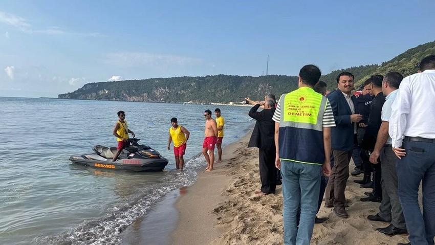 Denizde mazot kokusu ekipleri harekete geçirdi: İnceleme başlatıldı - Resim : 3