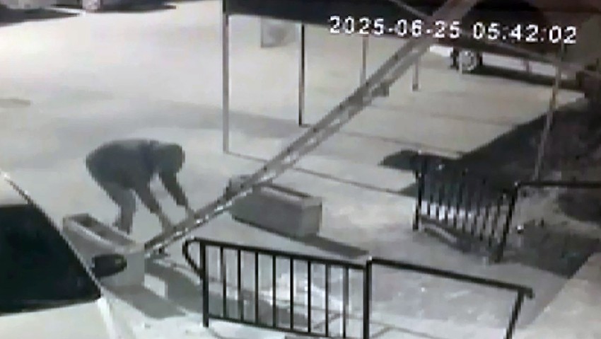 Müzisyenin evinde inanılmaz soygun! Yanlarında getirdikleri planı hızlandırdı… O anlar işte böyle kaydedildi - Resim : 2