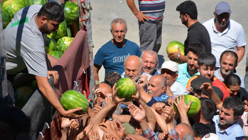 Vatandaşlar akın etti! 26 ton 45 dakikada tükendi - Resim : 2