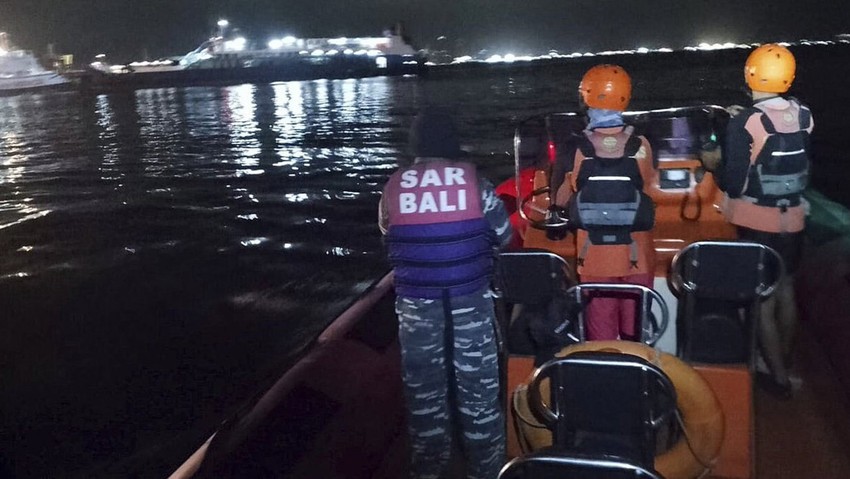 Endonezya'da feribot battı: 5 ölü, 29 kayıp - Resim : 1