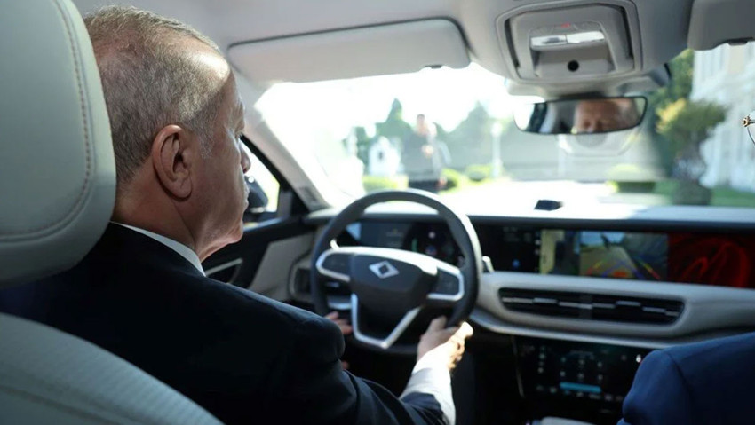 Cumhurbaşkanı Erdoğan, TOGG'un yeni modeli T10F'nin koltuğuna geçti - Resim : 3