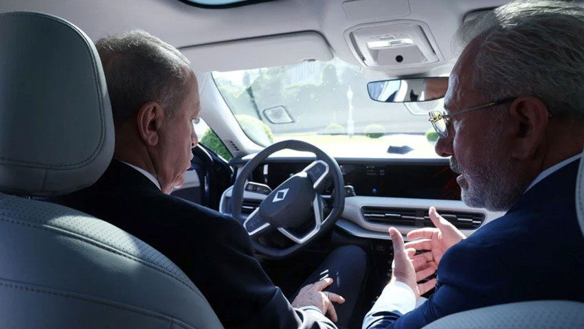Cumhurbaşkanı Erdoğan, TOGG'un yeni modeli T10F'nin koltuğuna geçti - Resim : 4