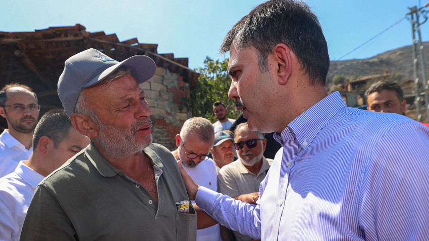 Bakan Kurum yangında zarar gören köyleri gezdi, tek tek dinledi! 'Hiçbir şeyimiz kalmadı' gözyaşlarına 'Merak etme' cevabı! - Resim : 1