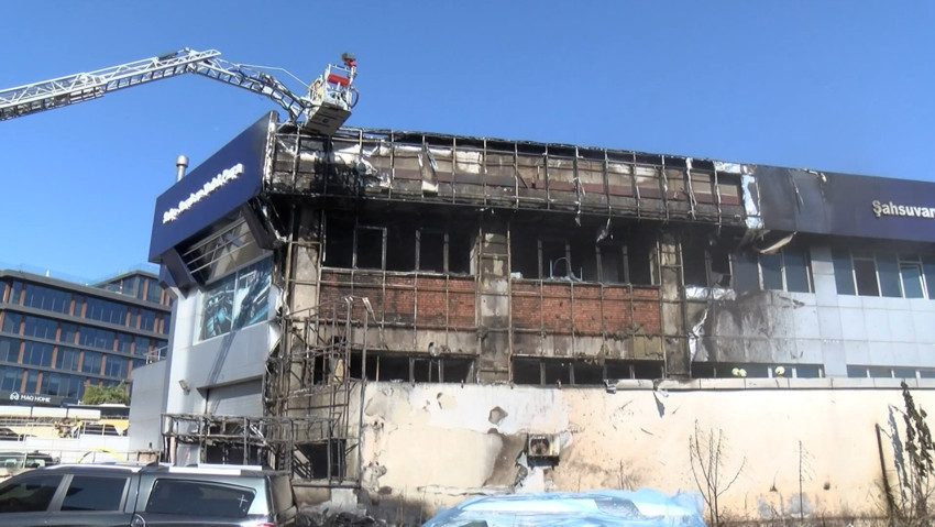 Pendik'te korku dolu anlar! Sıfır araç bayisinde yangın: Çok sayıda ekip sevk edildi - Resim : 3