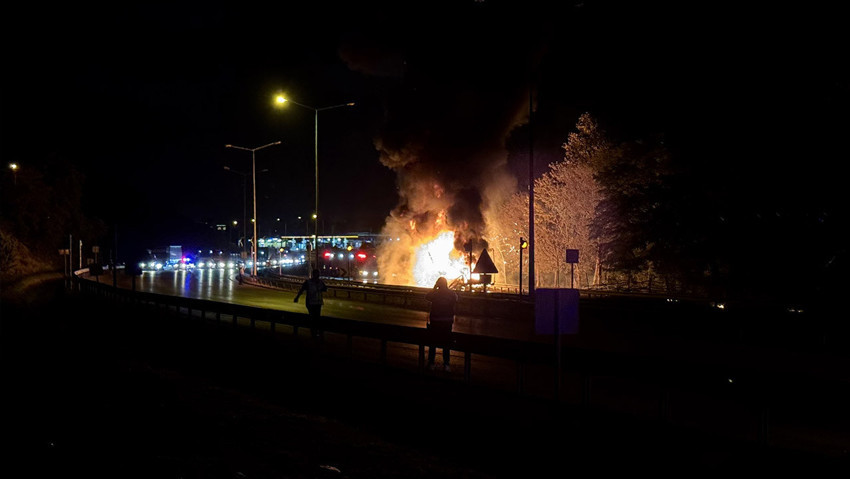 Samsun'da korku dolu anlar: Tır yangını faciaya yol açıyordu! 8 kilometre boyunca duramadı - Resim : 4