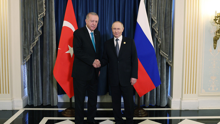 Çin'de diplomasi trafiği! Cumhurbaşkanı Erdoğan Çin'de Putin'le bir araya geldi - Resim : 2