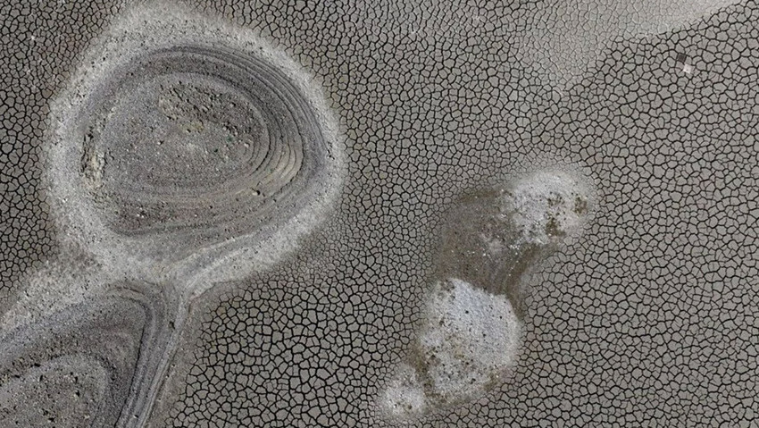 İzmir’de alarm: Tahtalı Barajı'da doluluk yüzde 5'e düştü, zemin çatladı, yapılar ortaya çıktı - Resim : 1