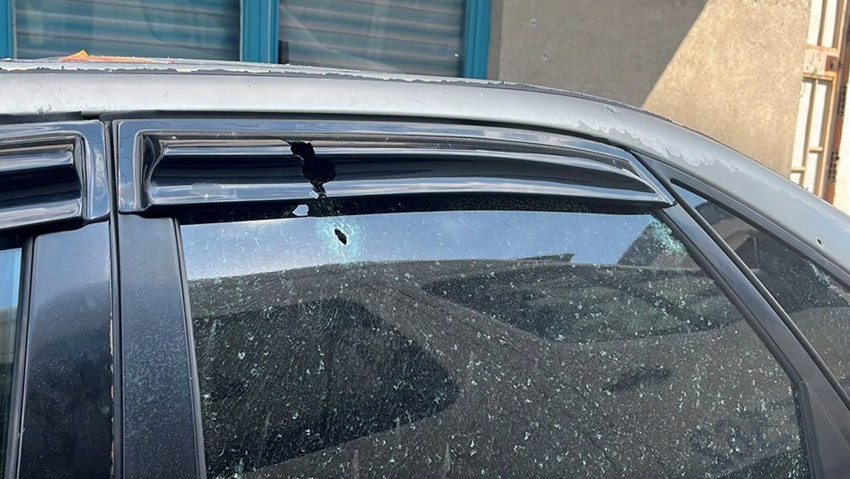 Kocaeli'de sokak ortasında dehşet saçtı: Mahalle savaş alanına döndü - Resim : 2