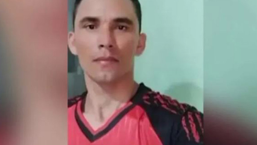 Futbol maçında korkunç olay! Kaleci, penaltıyı kurtardıktan sonra yere yığılıp öldü - Resim : 1